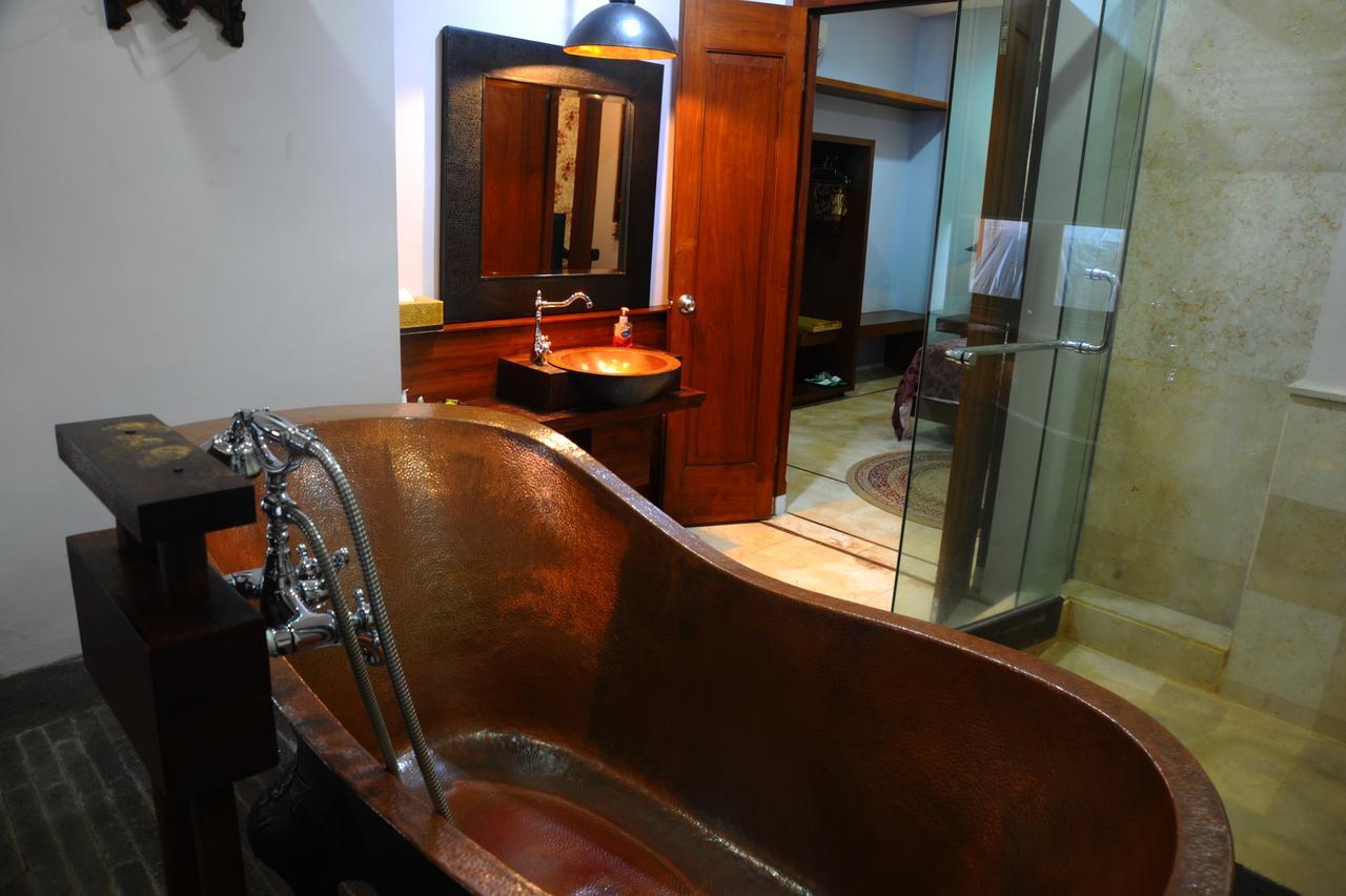 Tegal Panggung Guest House Yogyakarta Chambre photo